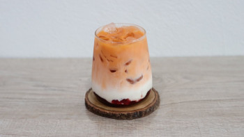Strawberry with Milk Tea