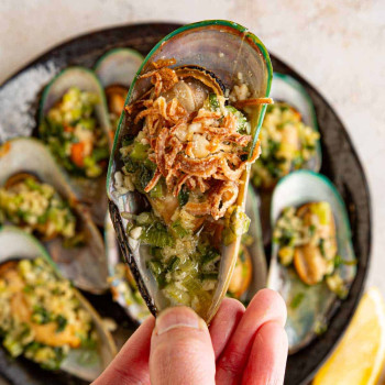 Baked New Zealand Mussels with Cheese