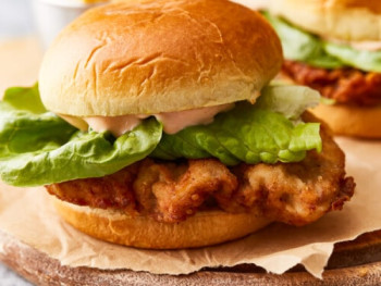 FRIED STEAK BURGER